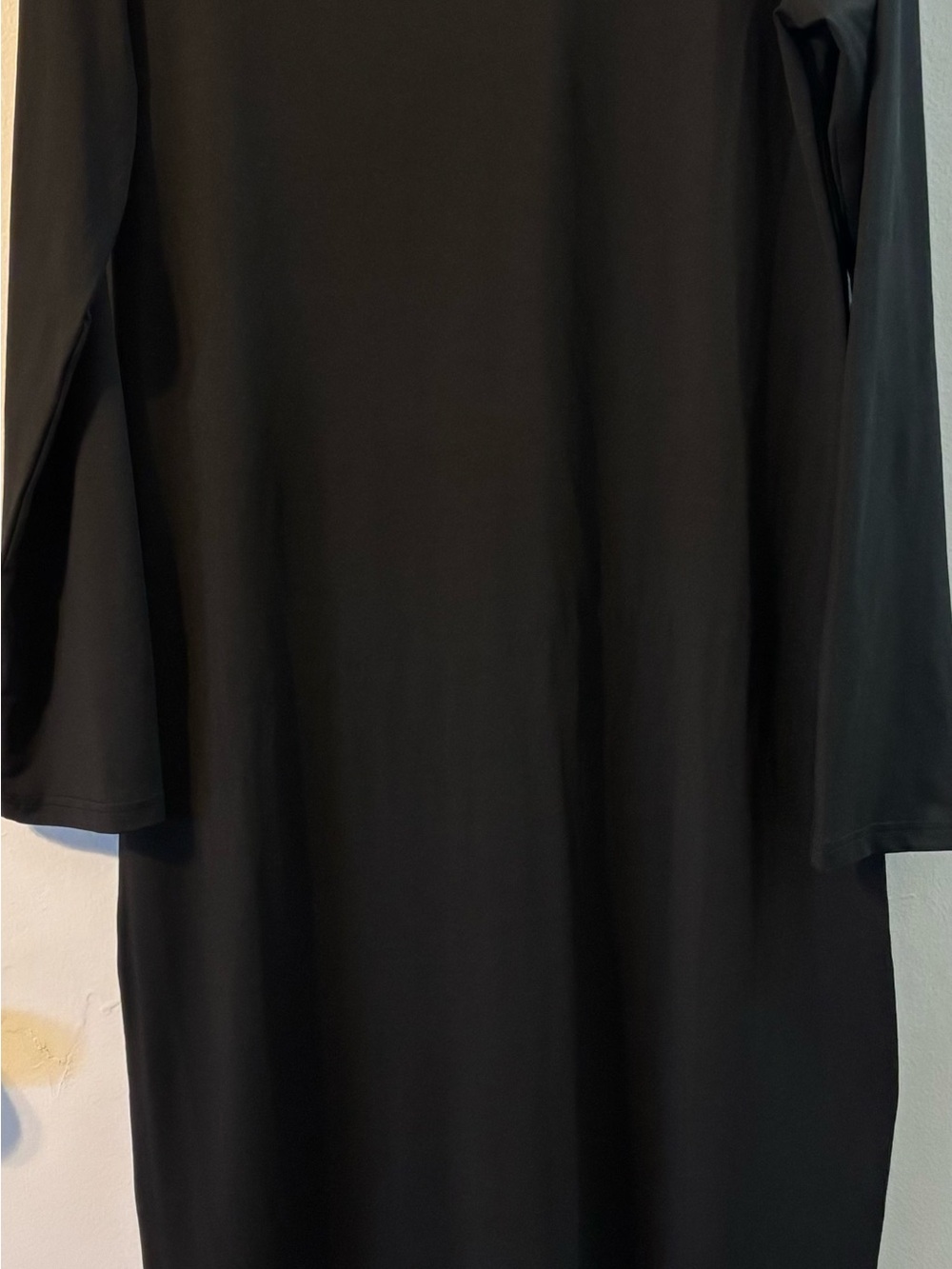 Daisy Black Long-Sleeve Midi Dress